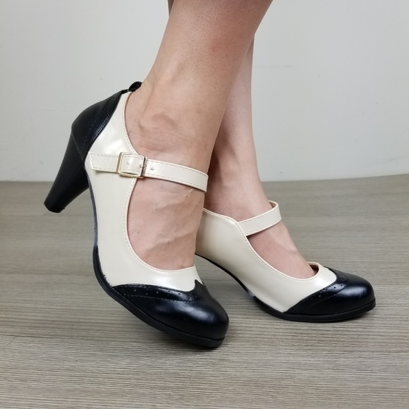 Oxford Vintage Round Toe Pump - Picture 4 of 8